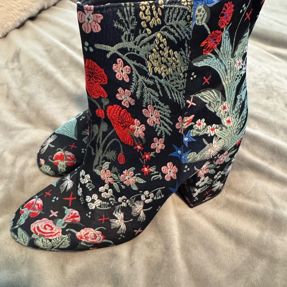 Vince Camuto Black Floral Embroidered Heeled Boots